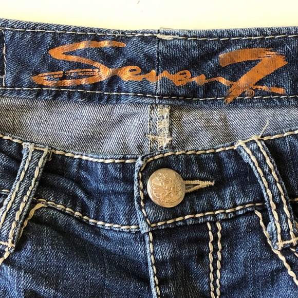 Raw Hem Cut-off Shorts Distressed  Size 4 - Picture 5 of 9
